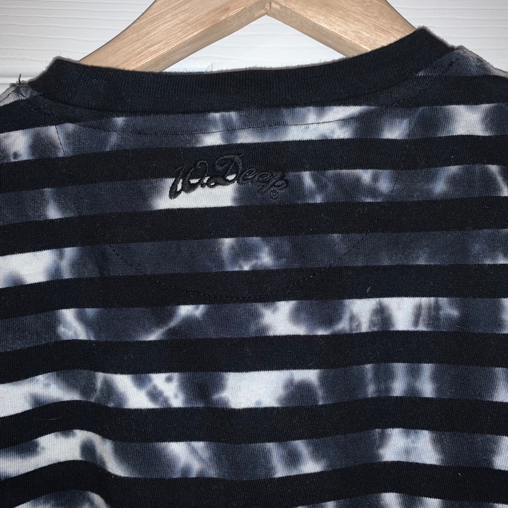 10 Deep Tee - Picture 3 of 3